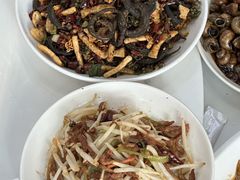 -丹水桥地锅鱼·翘嘴鲌·地方特色全鱼宴(丹江口大坝店)