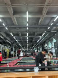 -零重力蹦床空间·滑梯·海洋球·团建(奥特莱斯店)