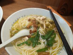 酸辣鸡汤米线-王春春鸡汤饭(上海中海环宇城店)