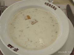 俄式奶汁鸡丝蘑菇汤-华梅西餐厅(哈尔滨中央大街店)