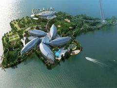 -上海滴水湖皇冠假日酒店