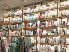 -猫的天空之城概念书店(束河店)