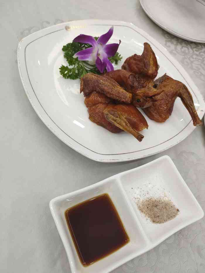 澳头海鲜大饭店-"体验比较差的一次,这么说吧价格:不便宜.