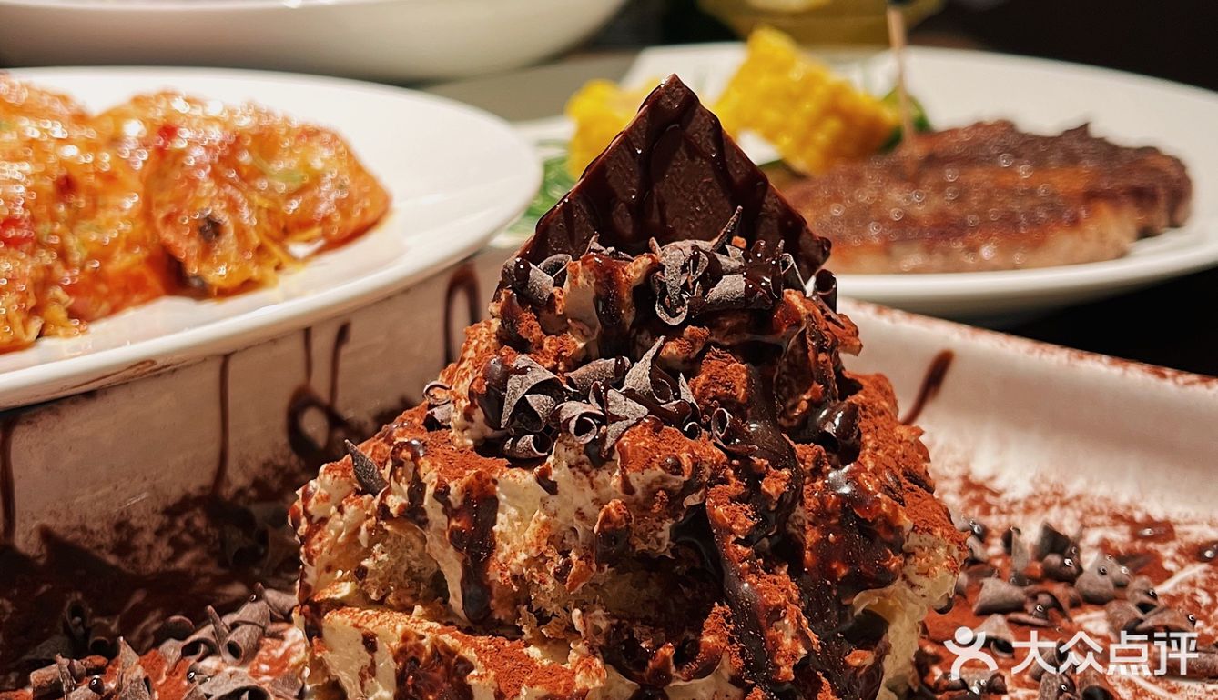 武汉美食｜这新开的牛排馆氛围感拉满了💯
