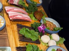 -明洞阿姨·韩式酱蟹烤肉·创意料理(三元桥店)