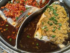 -阿瓦山寨·湘菜现炒·剁椒鱼头王(咸阳总店)