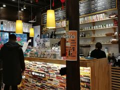 -猫的天空之城概念书店(杭州南宋御街店)