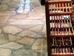 -老牌坊云南鱼豆花火锅(爱建店)