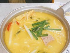 -汤小云火锅米线(钻汇广场店)