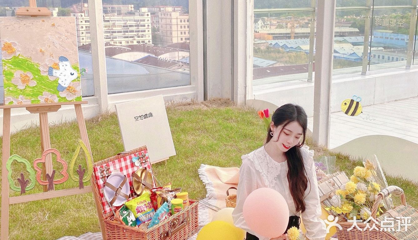 ️️ 居然把野餐搬进来咖啡屋里