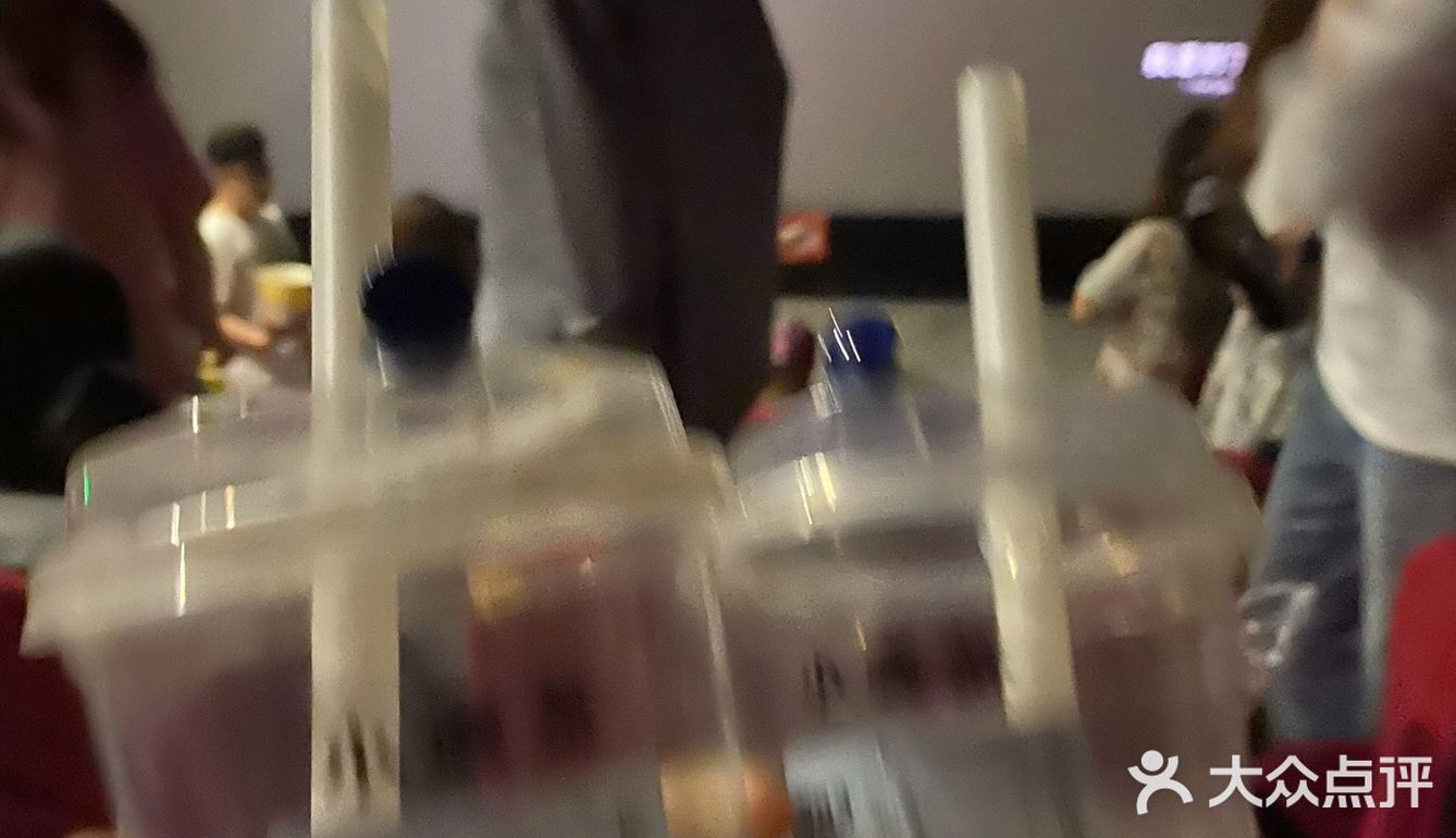 瑞幸新品-热恋蜜瓜厚乳拿铁