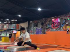 -极限Jump蹦床·新潮玩运动世界·室内乐园·团建·派对中心