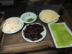 -红九格老火锅(三峡广场店)
