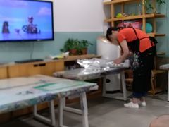 老师在准备工作-学知乐教育·幼小衔接·小学科辅导(浦东外高桥森兰中心)