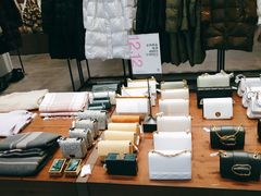 -URBAN REVIVO(上海中庚漫游城店)