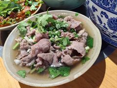 -大众跷脚牛肉馆·非遗传承单位(峨眉山店)