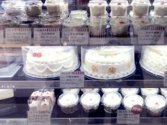 -红宝石·鲜奶小方·海派西点房(莘庄龙之梦店)