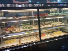 面包甜点陈列柜-圣罗巴海鲜自助(黑金店)