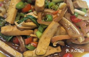 Pork Ear Stir-fried with Tofu Skin