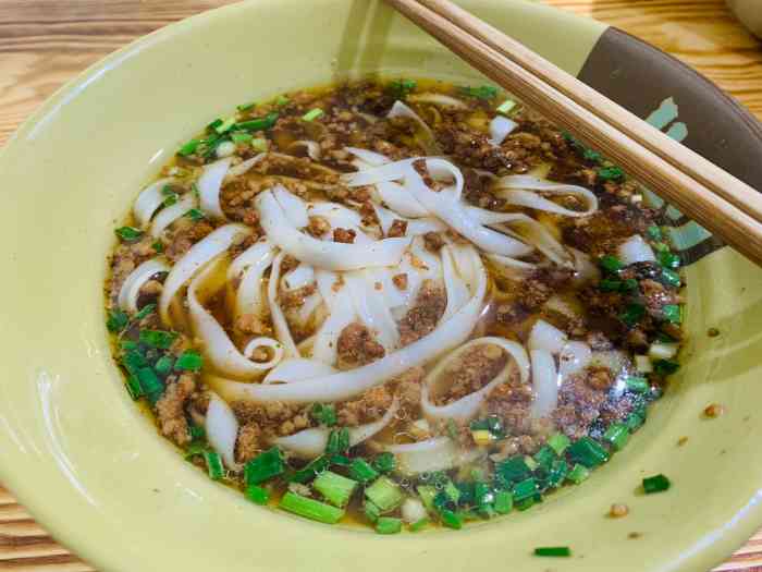 大湖米粉店-"要了碗肉丝粉,味道还可以,老湘潭的味道.