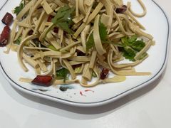 -鲁南仔·滕州炒鸡(经三路店)