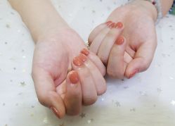 -逸日式美甲美睫工作室