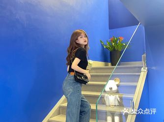 市中心时尚集合体买手·理发·咖啡三合一