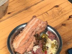 -梁阿婆廿年老牌扣肉糯米饭