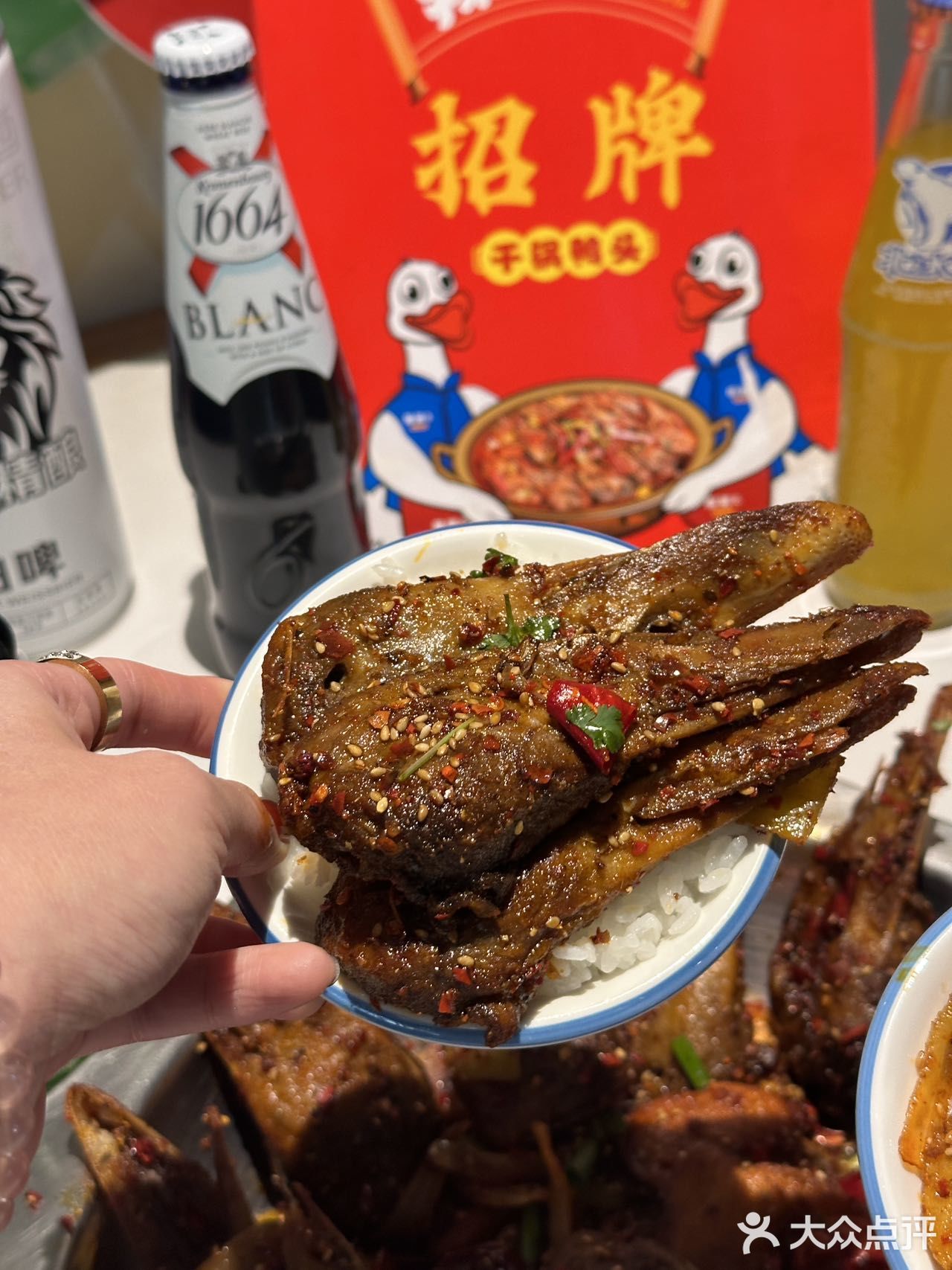 朝阳区东环国际大厦一层南门前去品尝一番