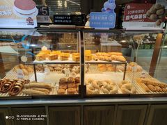 面包甜点陈列柜-盒马鲜生(帝斯曼店)