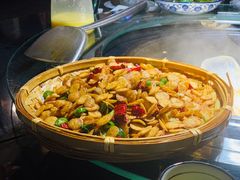 -挂旗柴锅鸡(蚌山区嘉年华店)