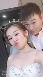 -现代经典婚纱摄影