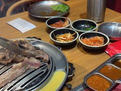 -青瓦炭韩潮烤肉(花园道店)