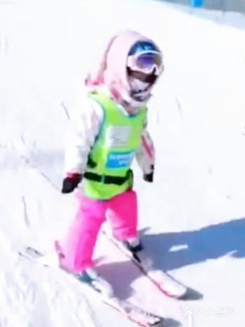 你们家的孩子喜欢滑雪吗?