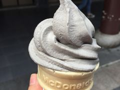 麻麻黑甜筒冰淇淋-麦当劳(鼓楼店)