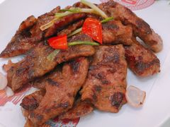 蒜香牛肉粒-千滋百味·醉江澜花园餐厅(街道口店)