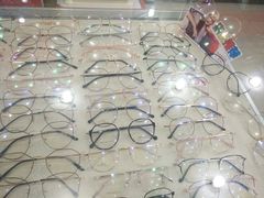 -朱师傅眼镜·蔡司·依视路·尼康(市先进店)