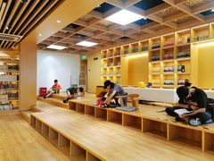 -漕河泾街道图书馆(漕河泾社区文化活动中心店)