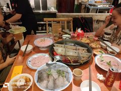 -周小明火锅(黑金冠社区店)