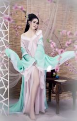 -九月鹰飞汉服摄影工作室