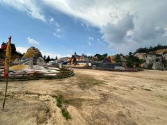 -彩色沙林风景区