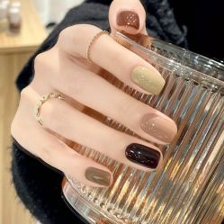 -安吉拉·纤纤玉指美甲美睫创意中心