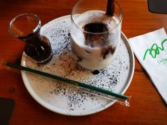 -Chom Cafe and Restaurant