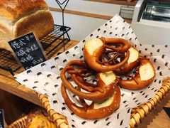 -沁屋面包店(人民东路店)