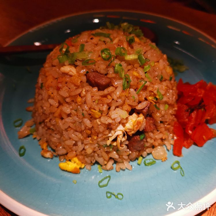 周末太火爆，根本都没有位置。装修很日系风，环境不错