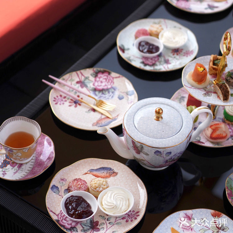  St.Regis low tea time 