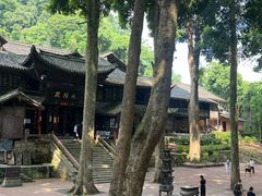 -峨眉山报国寺