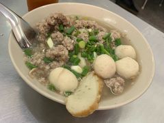 清汤鱼蛋拼鱼饼-榮泰米粉湯(Left Shop)