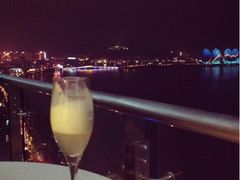 三亚湾夜景-三亚福朋喜来登酒店·大堂吧