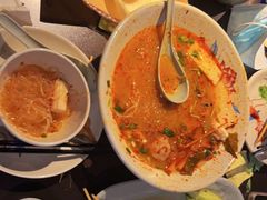 -大头虾越式风味餐厅(光明广场店)